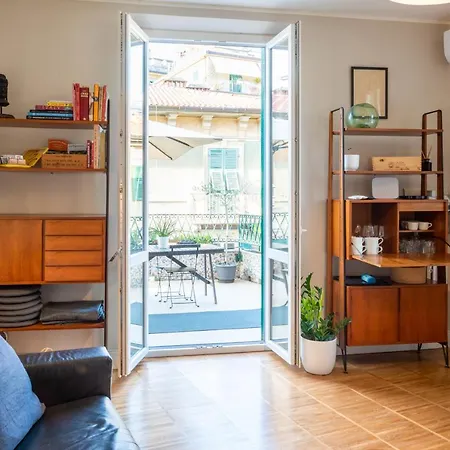 Guesthost - Bastione With Charming Terrace Lägenhet La Spezia